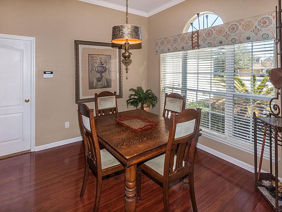 4th image of 2041 Chaucer Ln