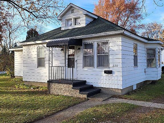 2nd image of 220 Wellington St
