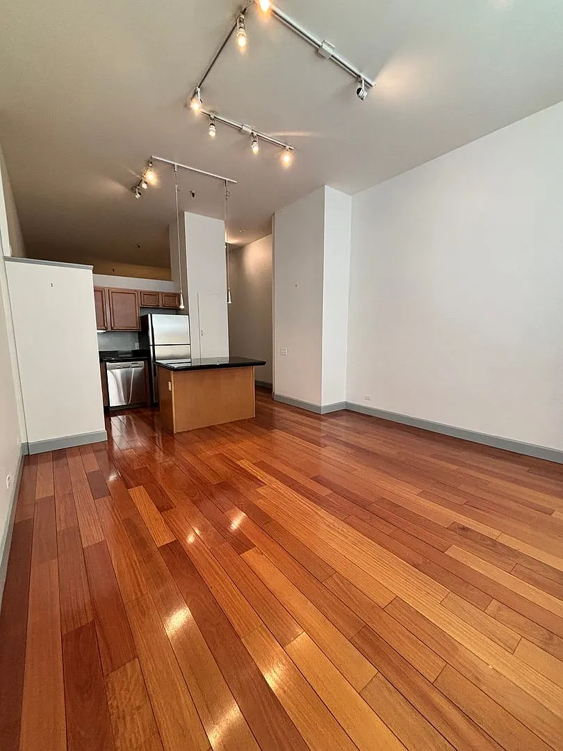 Historic Downtown Loft With Vaulted Ceilings! Available Now! $250.00 Off One Months Rent!! — Photo 1