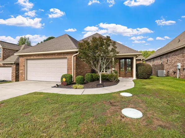 66 Village Dr, Hattiesburg, MS 39402