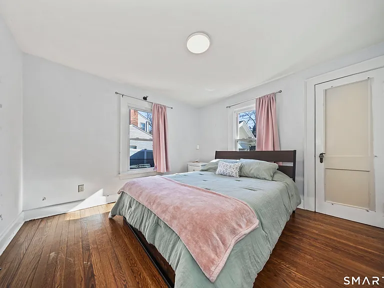 196 Waite St — Photo 5