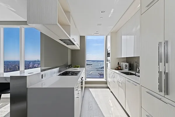 Rented by Azimuth Realty Corp | media 6