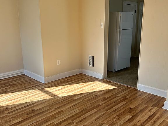 4th image of 271 S Prospect St #5