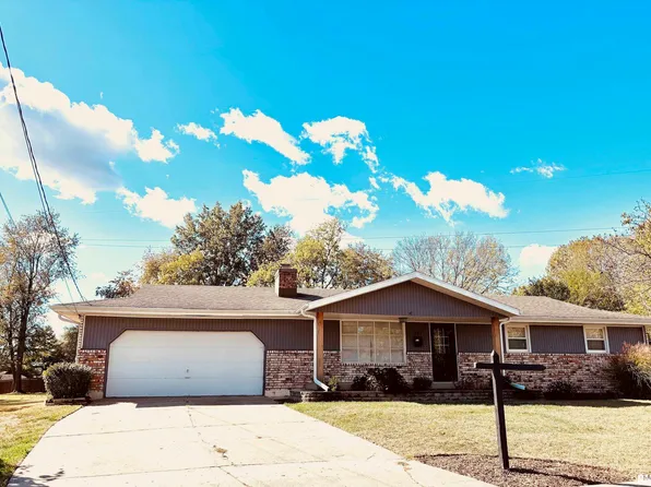 207 Hemlock St, Pekin, IL 61554