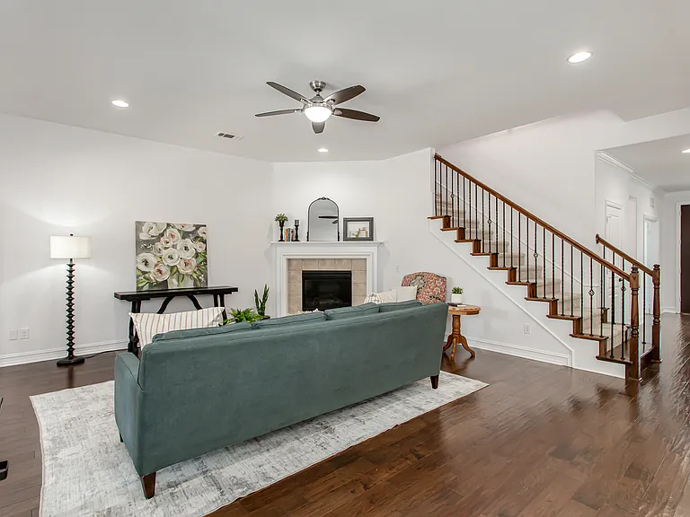 1034 Blanco Dr — Photo 8