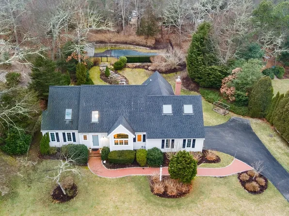 170 Flume Ave, Barnstable, MA 02630