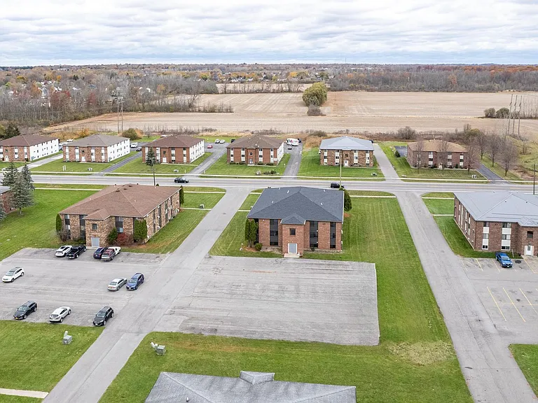 Maplewood Apartments — Photo 18