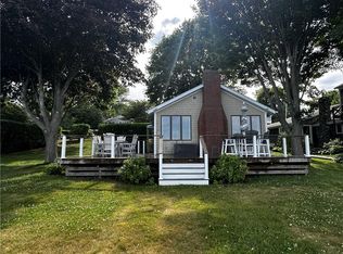 25 Bayside Ave, Portsmouth, RI 02871