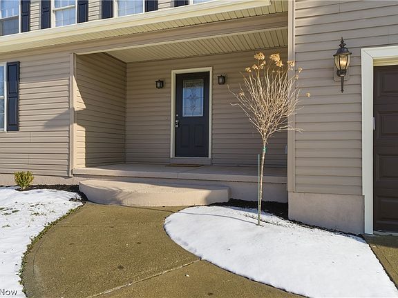 3rd image of 675 Meadowlark Rd