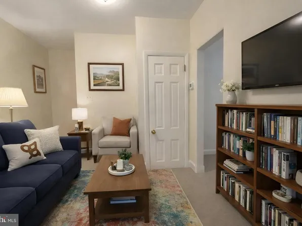 790 S Front St, Philadelphia, PA