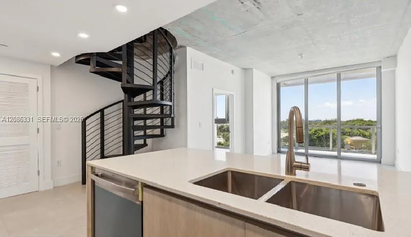 The Highlands Condo — Photo 2
