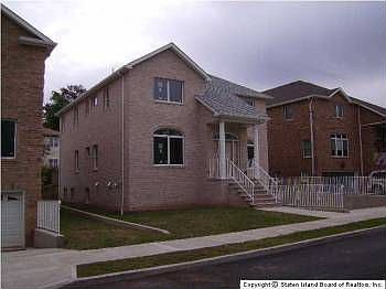 2nd image of 11 Seidman Ave