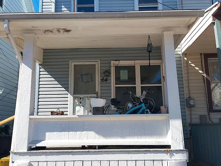 64 S Front St — Photo 1