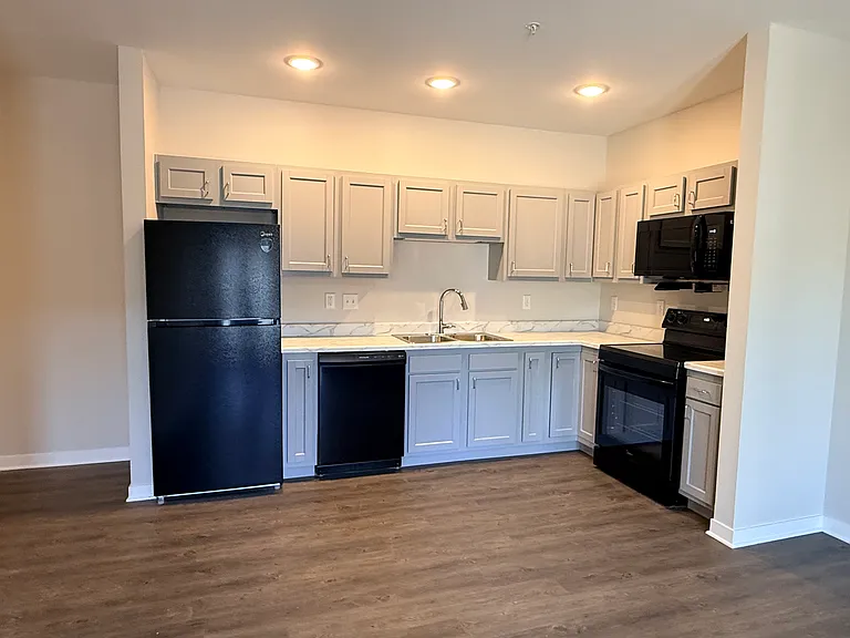 Sunrise Crossing Apartments — Photo 10