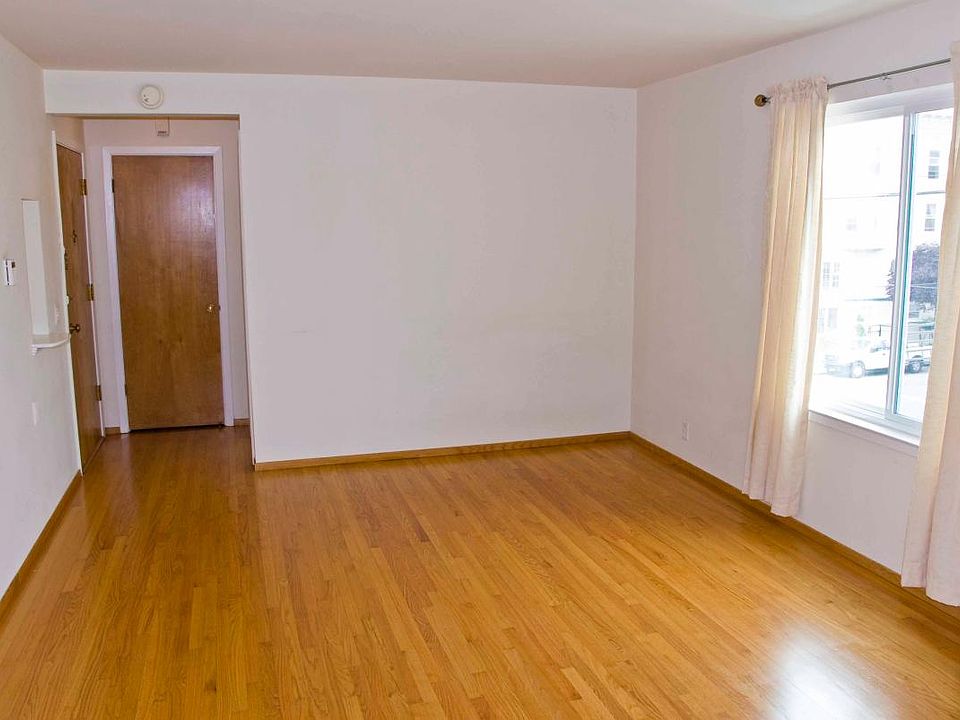 Main Room - 1st View