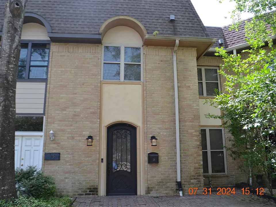 24 Bayou Pointe Dr