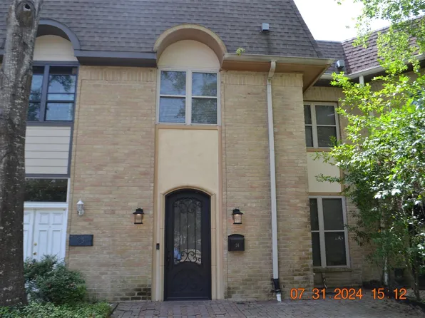 24 Bayou Pointe Dr, Houston, TX 77063