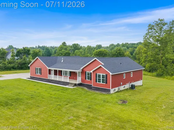 4730 River Hill Dr, East China, MI 48054