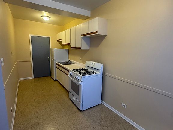 3rd image of 7732 N Marshfield Ave #2B