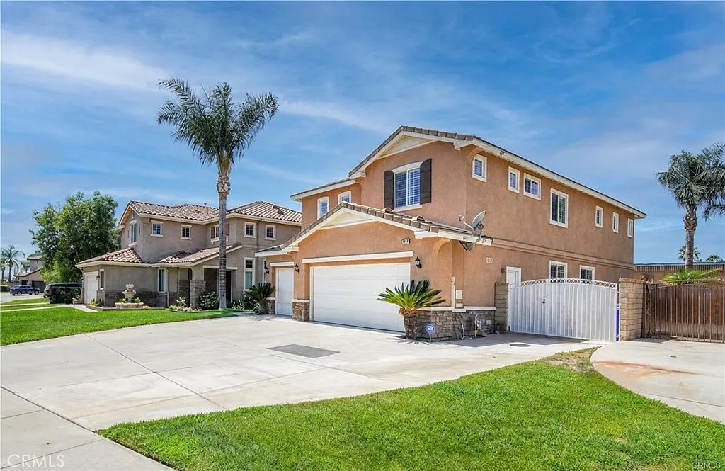 5 bed, 3192 sqft, $4,300 — Photo 2