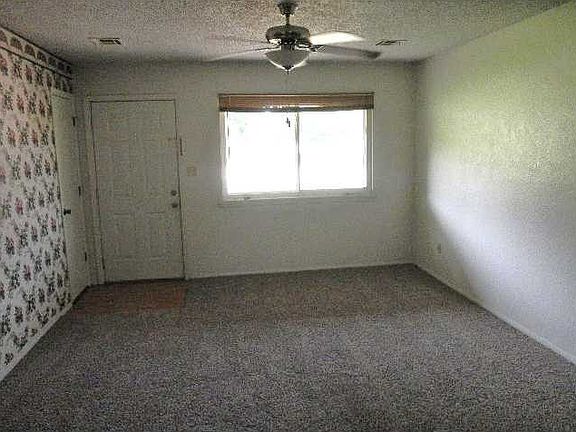 3rd image of 101 Louise St