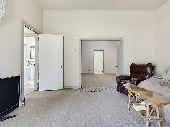 4th image of 1518 Calhoun St