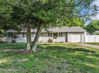399 Constitution Dr, Forked River, NJ 08731