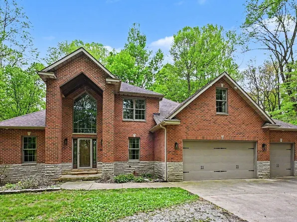8265 E Walnut Rdg, New Carlisle, IN 46552
