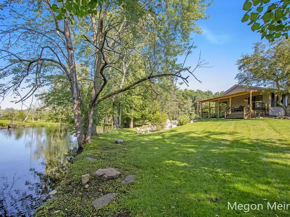 11028 W Sidney Rd, Gowen, MI 49326