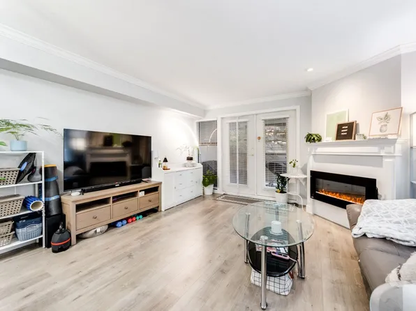 7025 Stride Ave #204B, Burnaby, BC V3N 4Y1