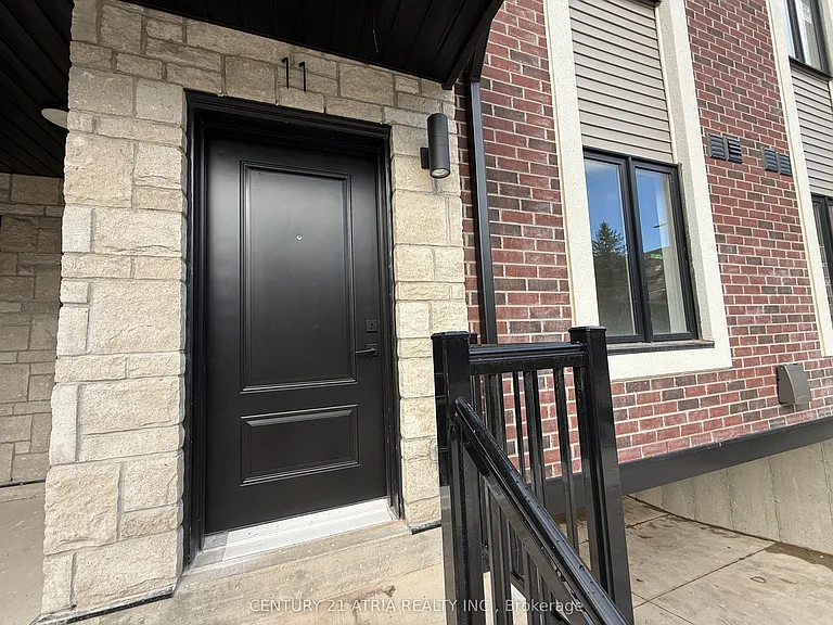 2 Slessor Blvd #11 — Photo 2