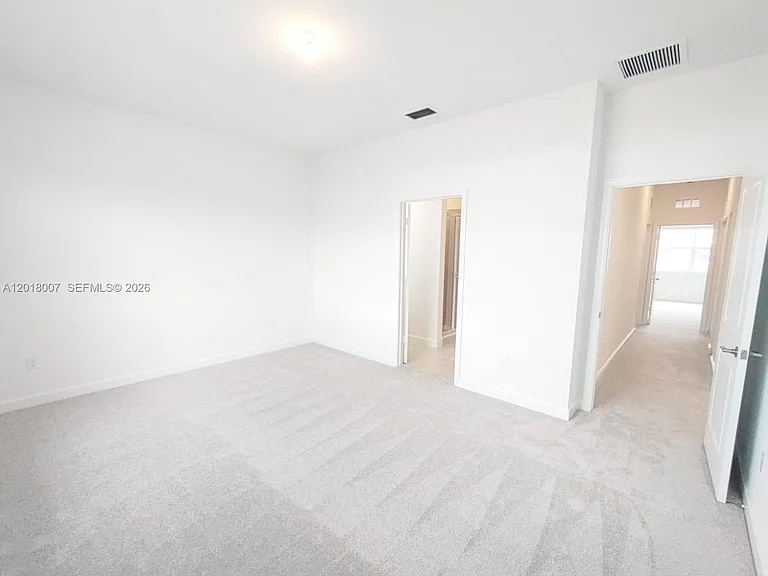 535 SE Rivergrass St #535 — Photo 13