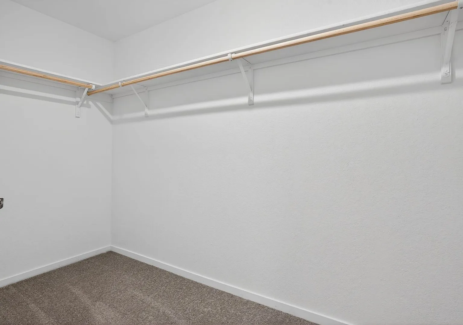 Private Master Suite for Rent 5 Minutes from Texas A&MSan Antonio! — Photo 4