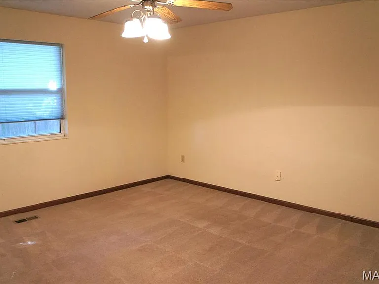 1631 Thunderbird Ln — Photo 14