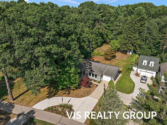4th image of 14662 Lakeshore Dr