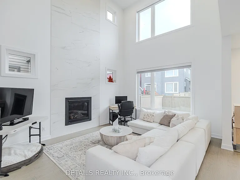 67 Viceroy Mews — Photo 15