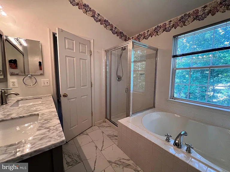 4110 Flower Box Ct — Photo 46