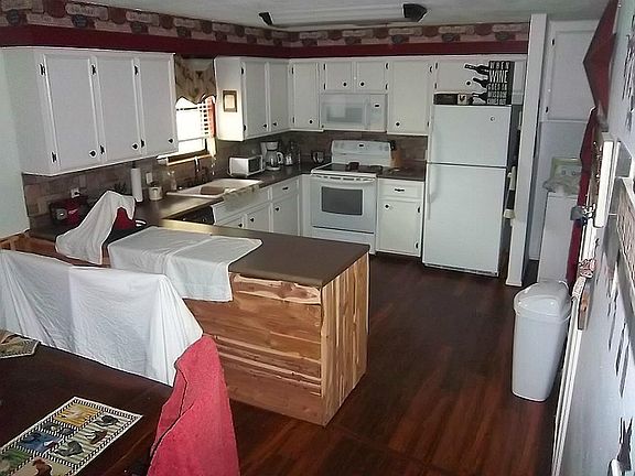 5th image of 617 Governor Wood Dr