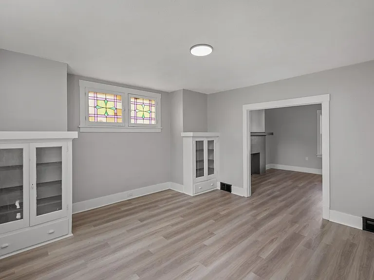 109 W Cherryhill St — Photo 5