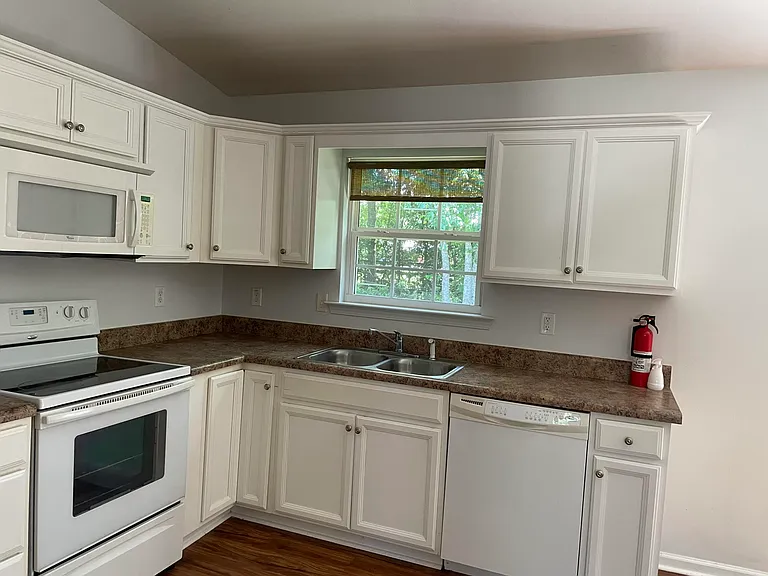 154 Fox Haven Dr — Photo 6