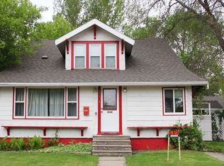 621 4th St NW, Jamestown, ND 58401