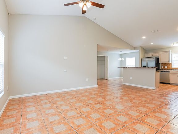 5th image of 2402 Knightsbridge Blvd