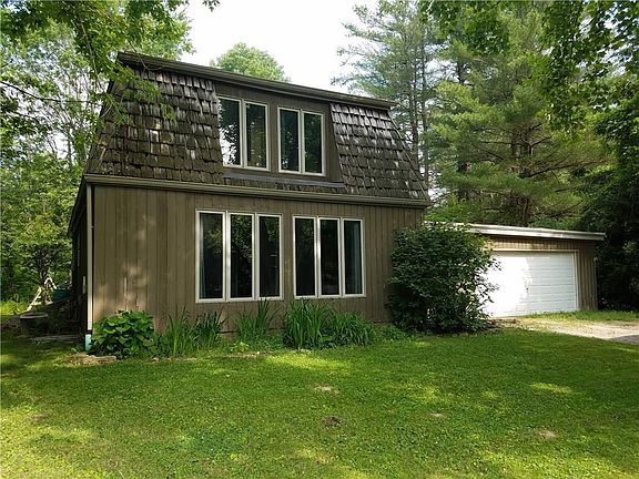 2nd image of 524 Deer Ln