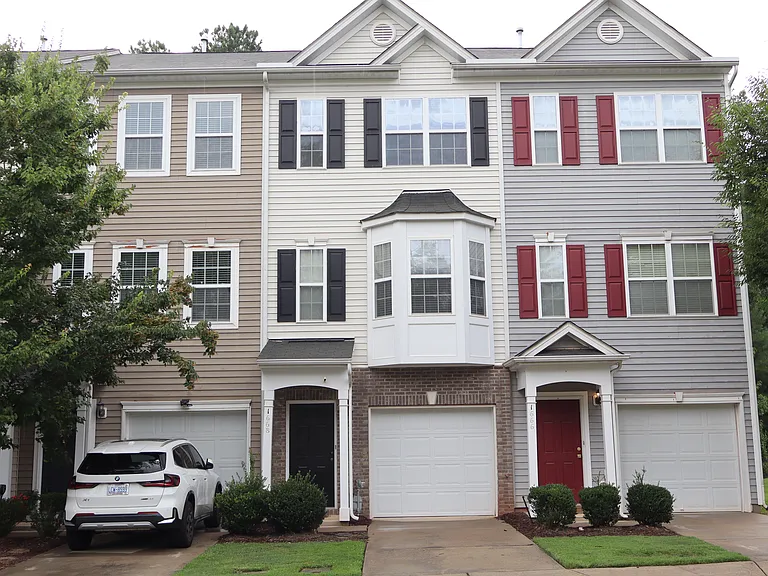 1668 Holly Grove Way — Photo 1