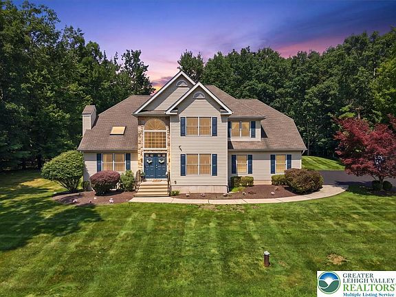 2nd image of 1220 Overlook Ct