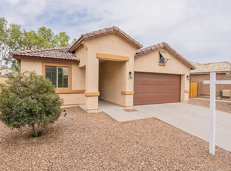 3740 E Timberline Rd — Photo 1