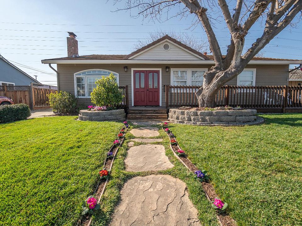 1st image of 3593 Woodford Dr