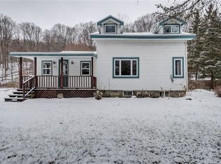 3955 Amber Rd, Syracuse, NY 13215