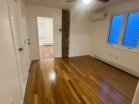 5th image of 107 Fulton Ave