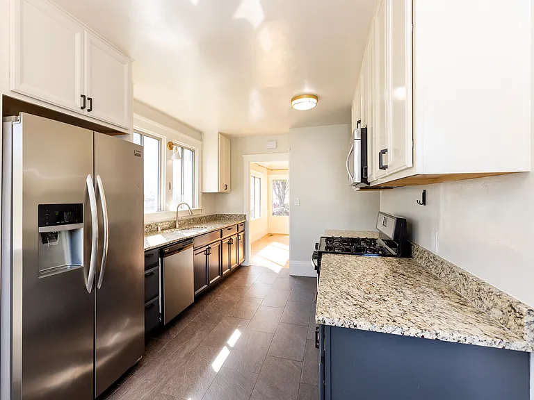 2921 Rawson St — Photo 10